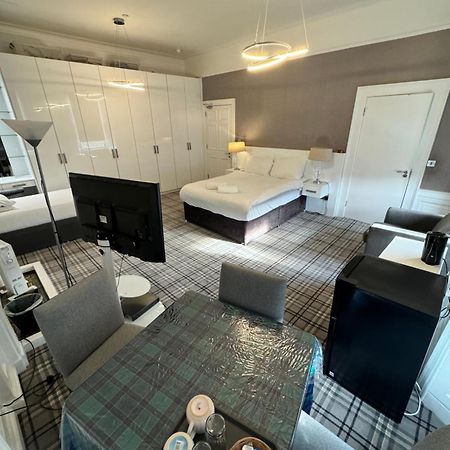 Luxury Family Room With Private Bathroom In The Heart Of EDI Eksteriør billede