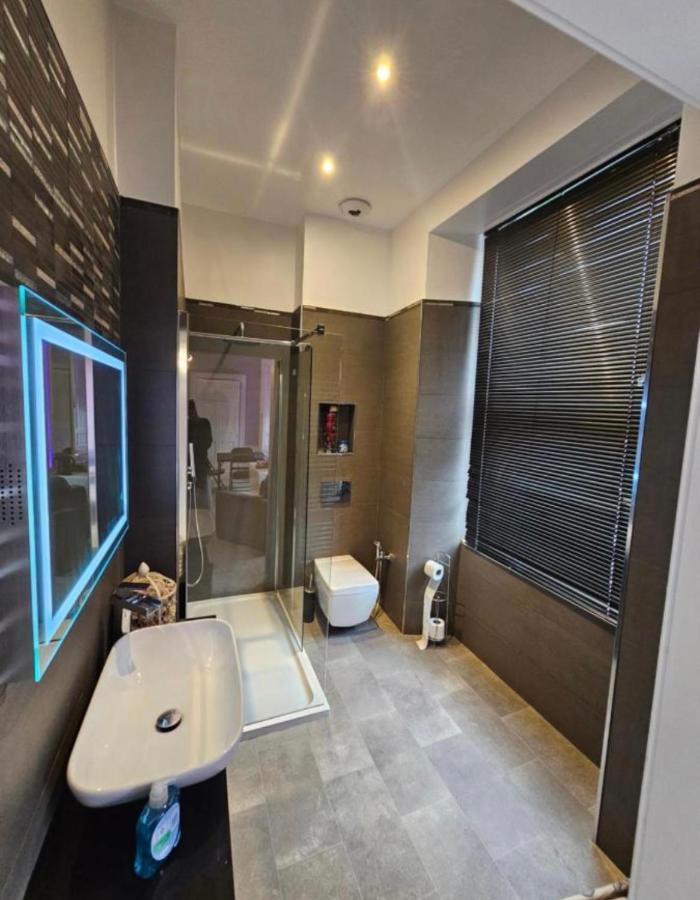 Luxury Family Room With Private Bathroom In The Heart Of EDI Eksteriør billede