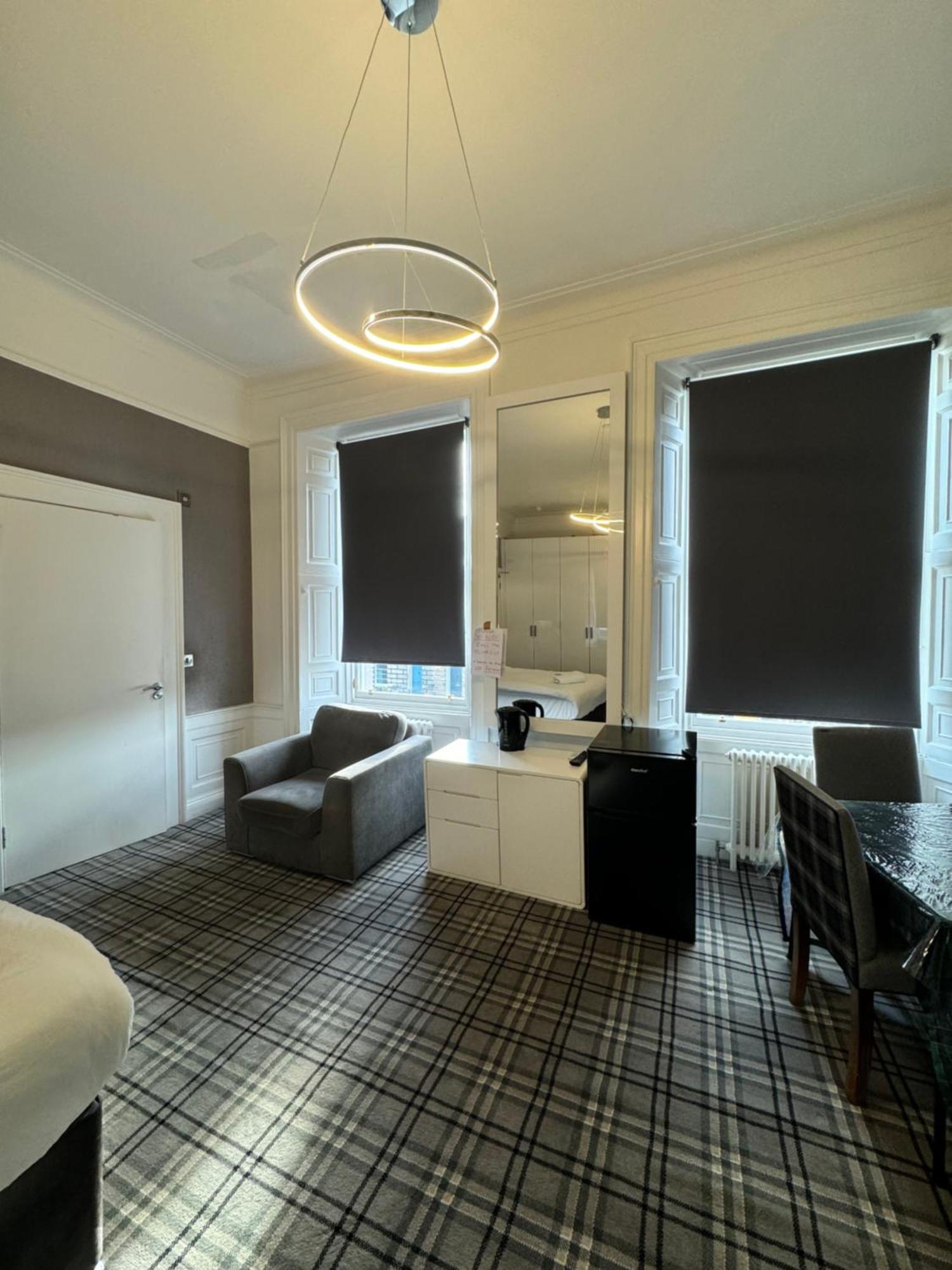 Luxury Family Room With Private Bathroom In The Heart Of EDI Eksteriør billede